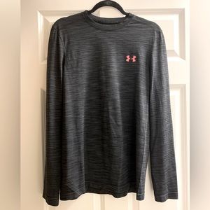 UA fitted heatgear long sleeved shirt.  Logos both worn.  Non smoking house.